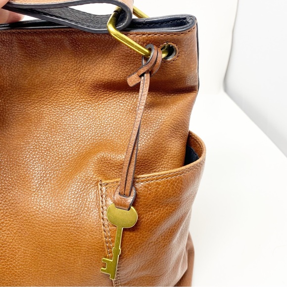 Fossil Leather Shoulder Bag - Picture 6 of 15